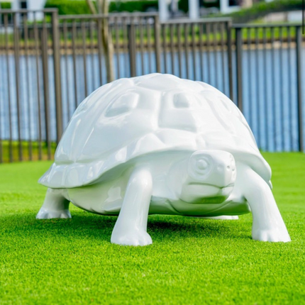 Minimalist white turtle topiary sculpture in fiberglass from the Studio Edition