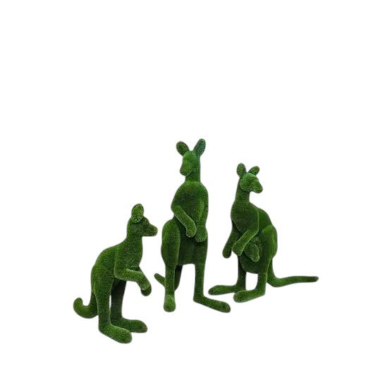 Kangaroo Trio – sculptural animal topiary family featuring male, female, and joey figures in botanical texture, designed for elegant landscape settings.